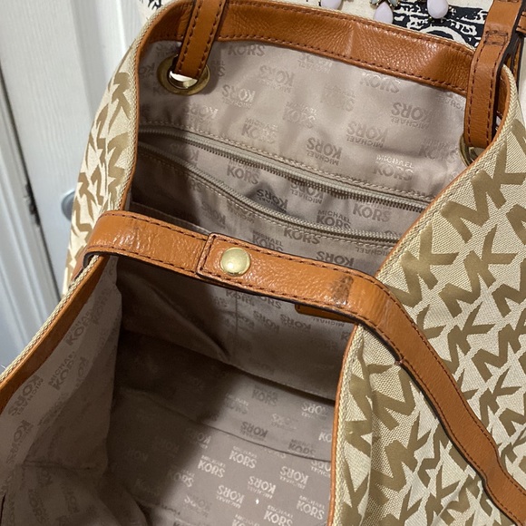 Michael Kors Tote - Picture 11 of 12